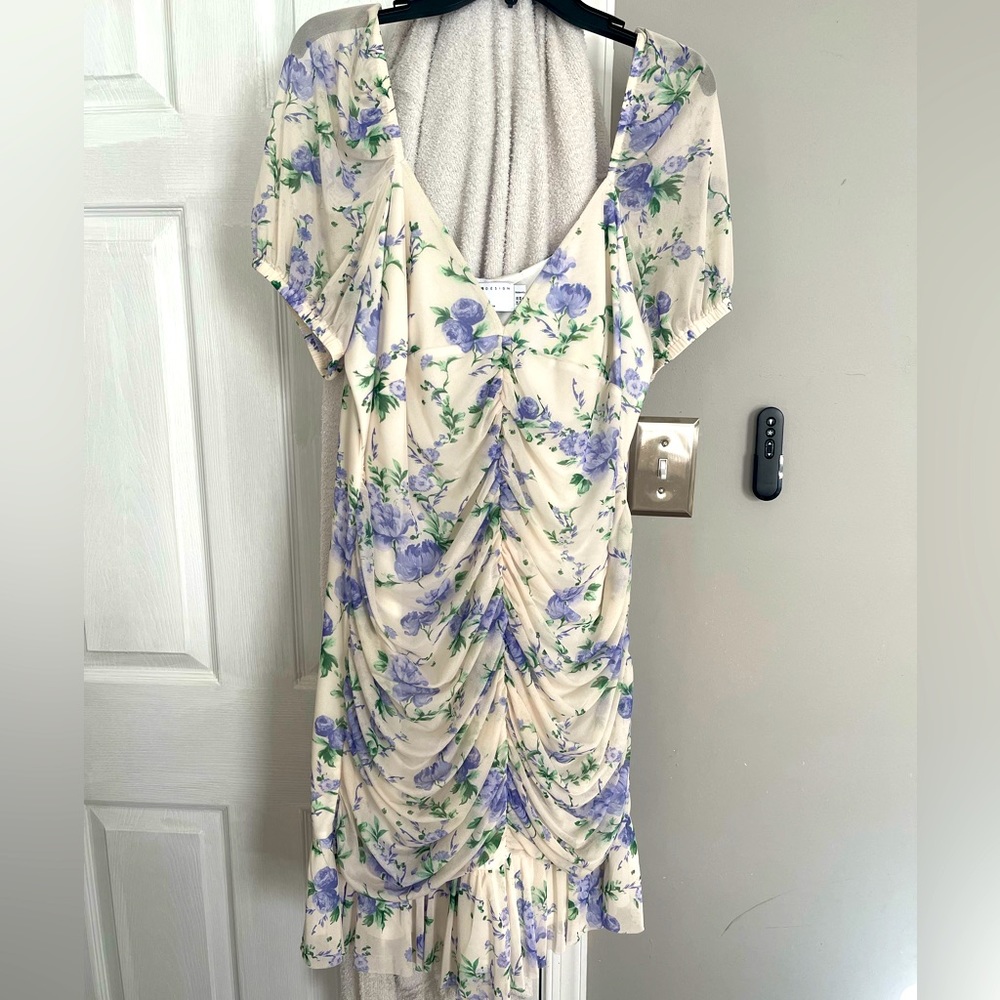 Maternity mini dress. Perfect for baby shower
